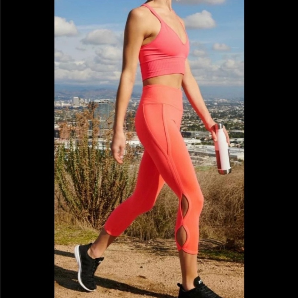 Free People FP Movement Infinity High Waisted Cutout Crop Leggings sz XS NWT